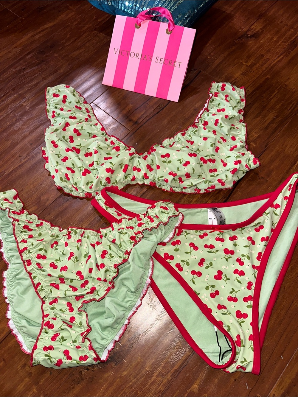 NWT PINK VS x Frankies Bikinis Cherry blossom Hearts 3 Pc Bikini Set XXL